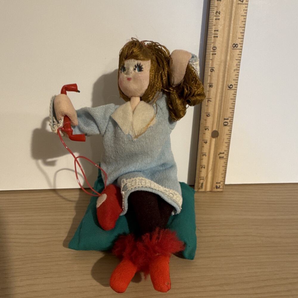 Vintage cloth KLUMPE ROLDAN Doll Teen Girl Talking Telephone Japan figurine
